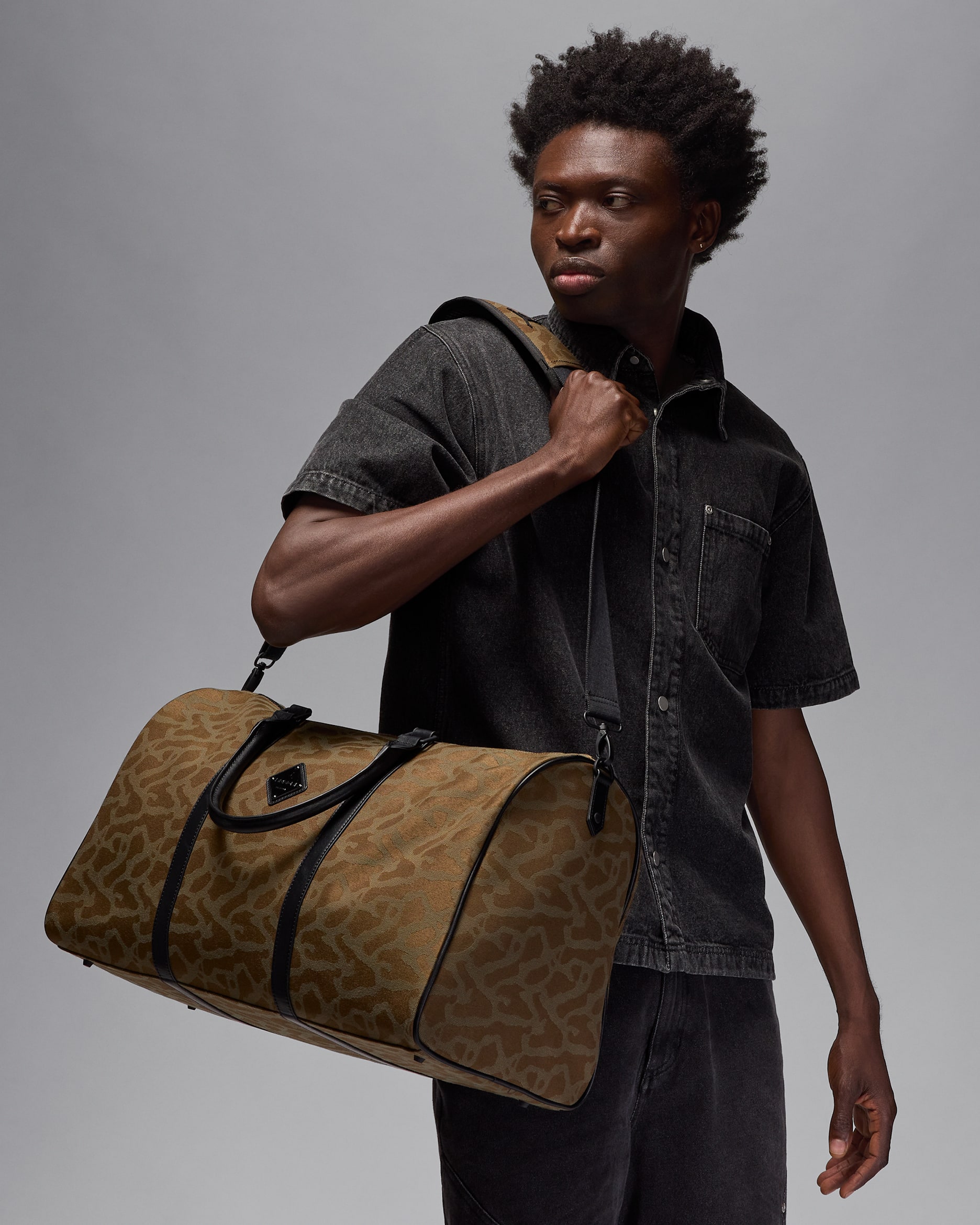 バッグ Jordan Icon Duffle Bag (40L) Jordan Icon Duffle Bag (40L). Nike.com